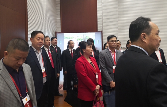 全國(guó)人大代表、方大集團(tuán)董事長(zhǎng)熊建明參加最高人民法院第一巡回法庭視察調(diào)研座談